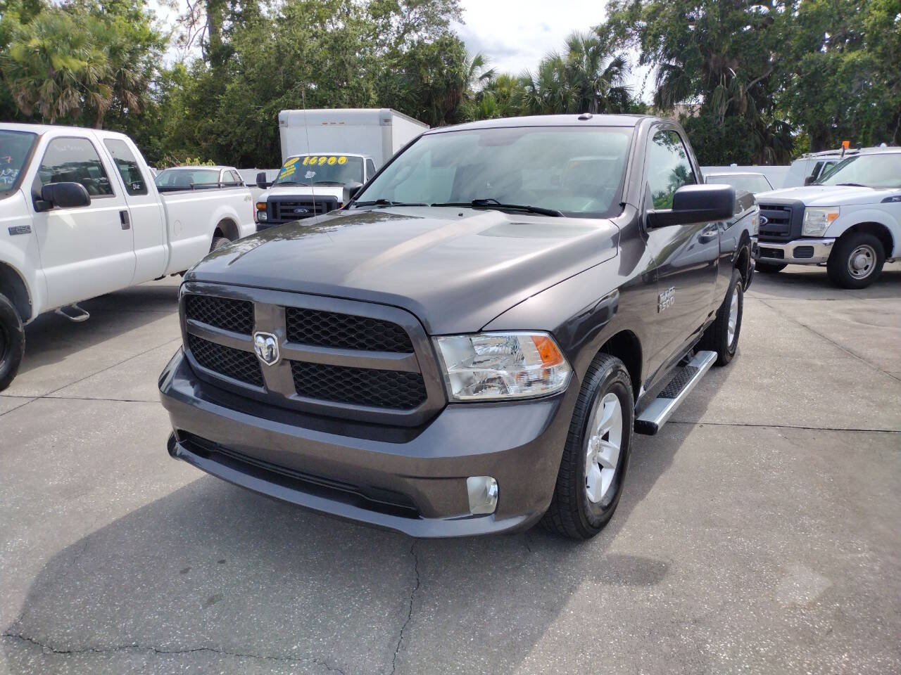 Used 2017 RAM 1500 Express image 4