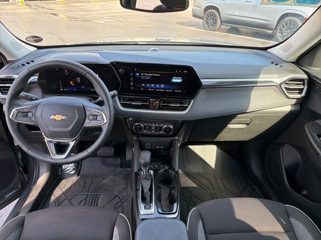 Used 2025 Chevrolet TrailBlazer LT w/ Convenience Package FWD image 12