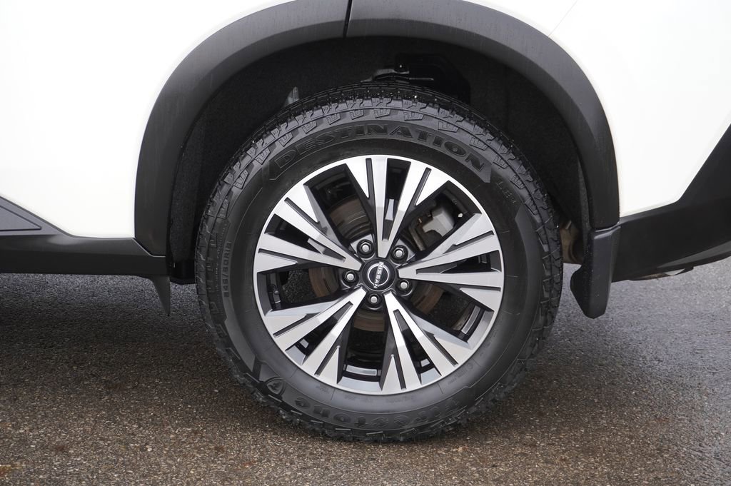 Used 2023 Nissan Rogue SV image 11