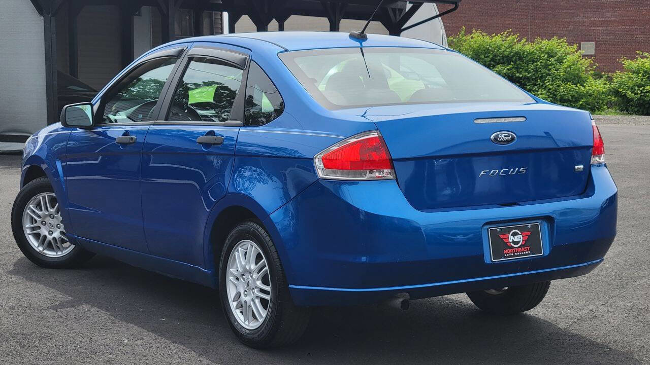 Used 2010 Ford Focus SE FWD image 8