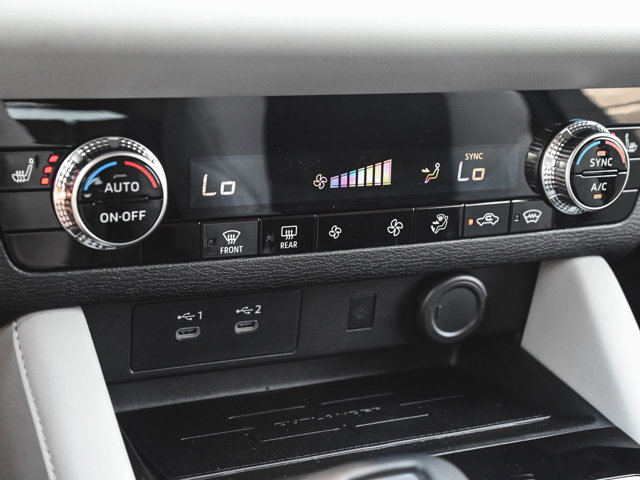 New 2025 Mitsubishi Outlander SE image 21