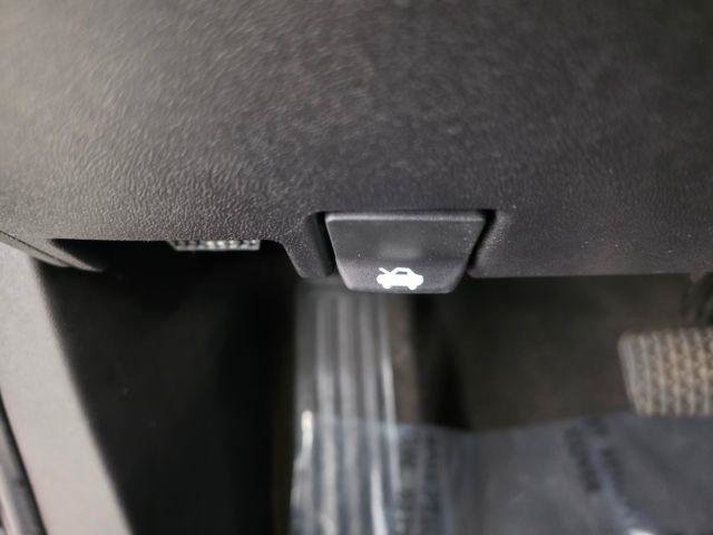 Used 2018 Chevrolet Equinox LS FWD image 22