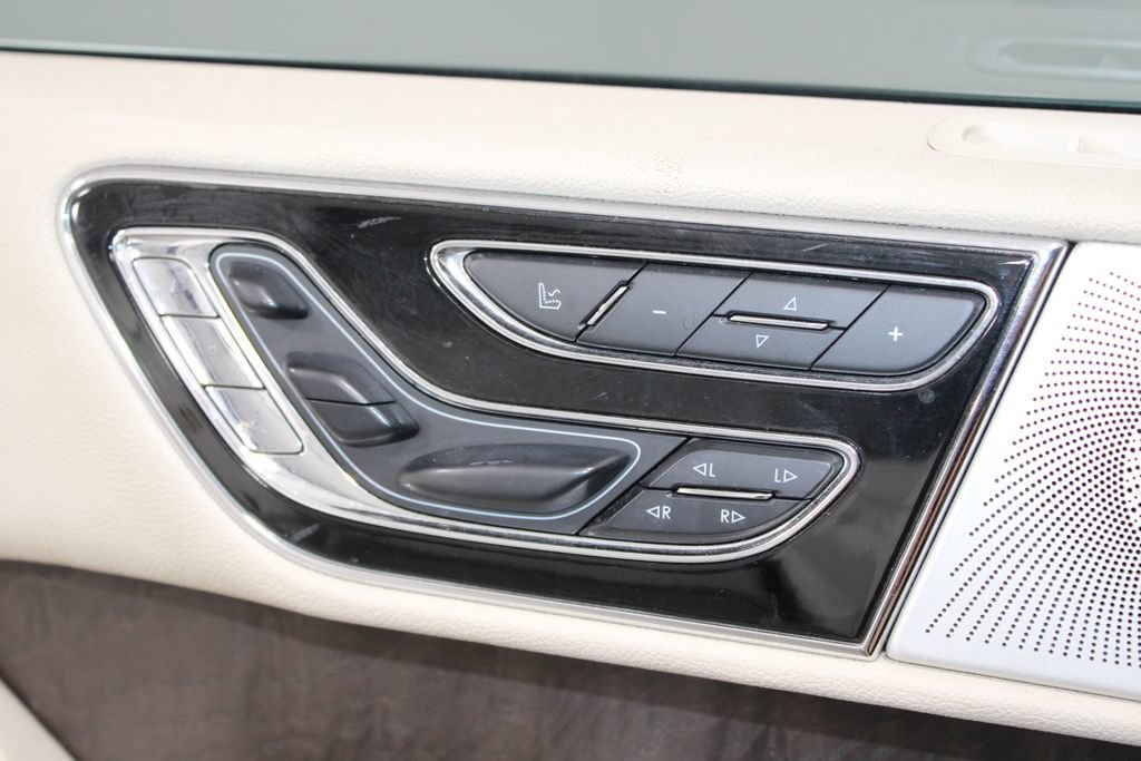 Used 2020 Lincoln Navigator L Reserve w/ Luxury Package AWD/4WD image 29