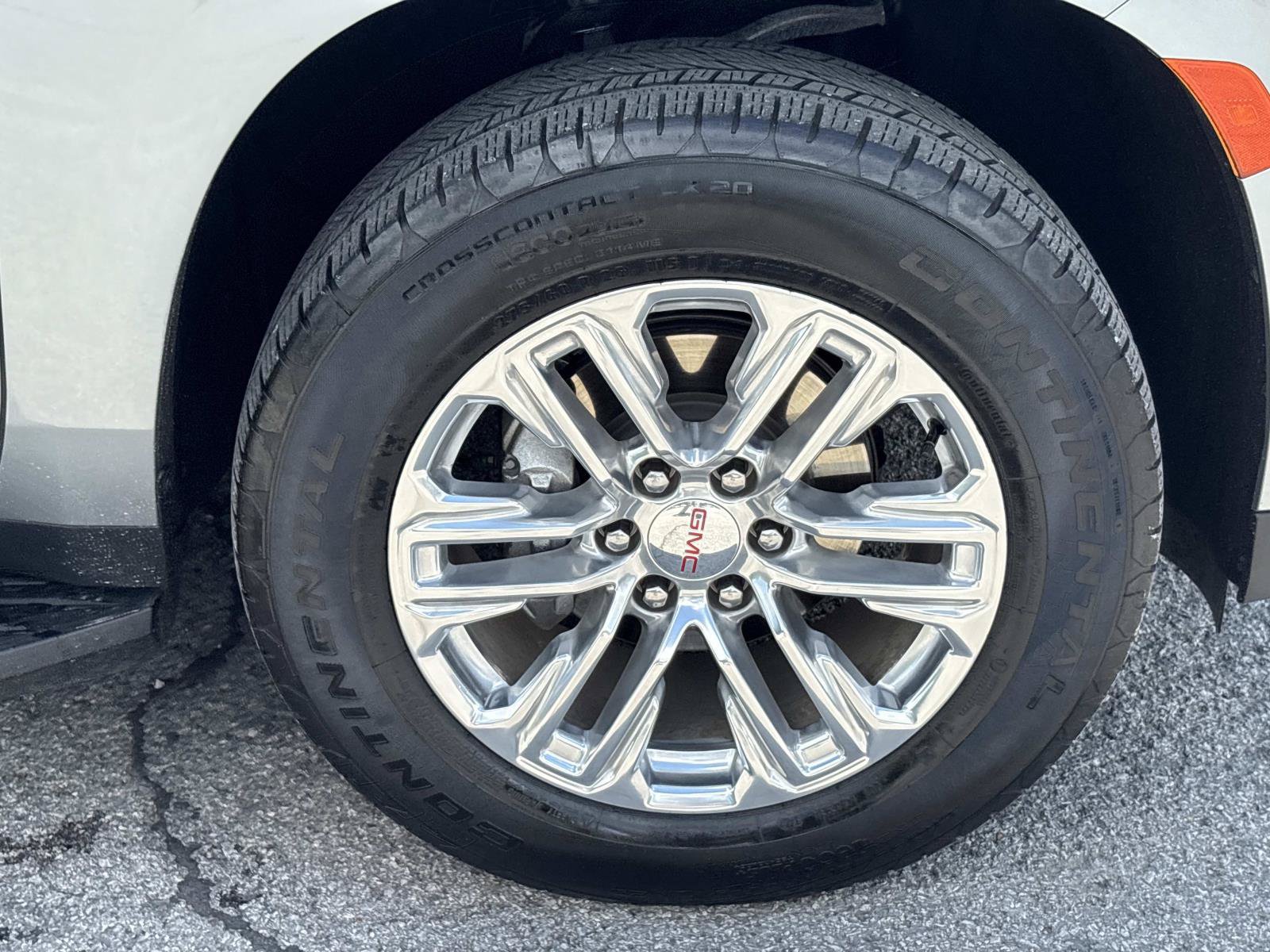 Used 2023 GMC Yukon SLT AWD/4WD image 10