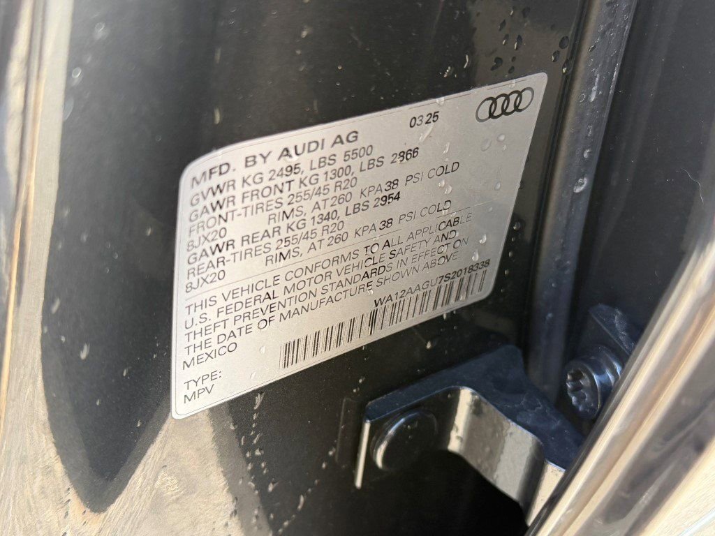 Certified 2025 Audi Q5 Premium Plus image 36
