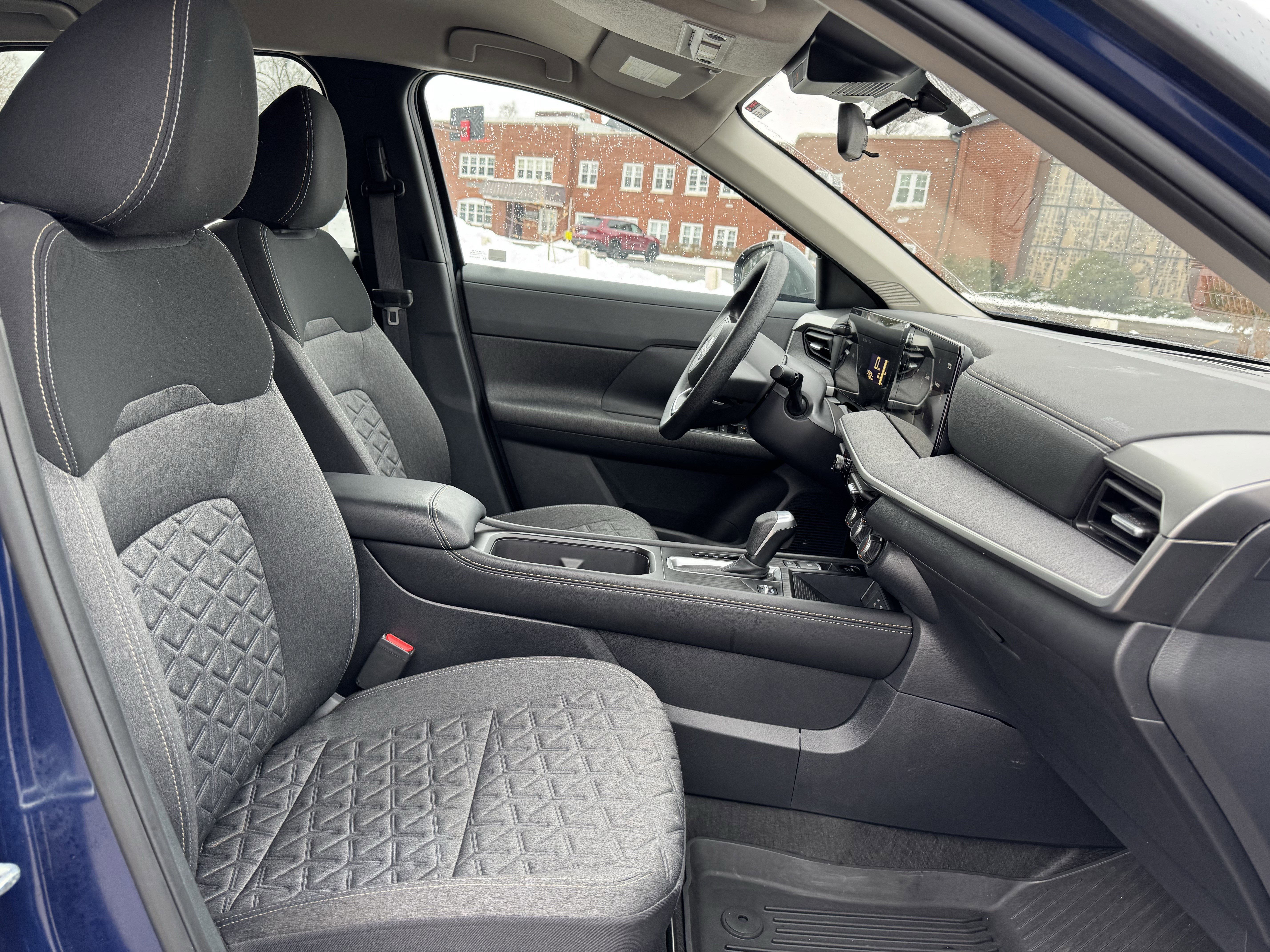 Used 2025 Nissan Kicks SV image 34