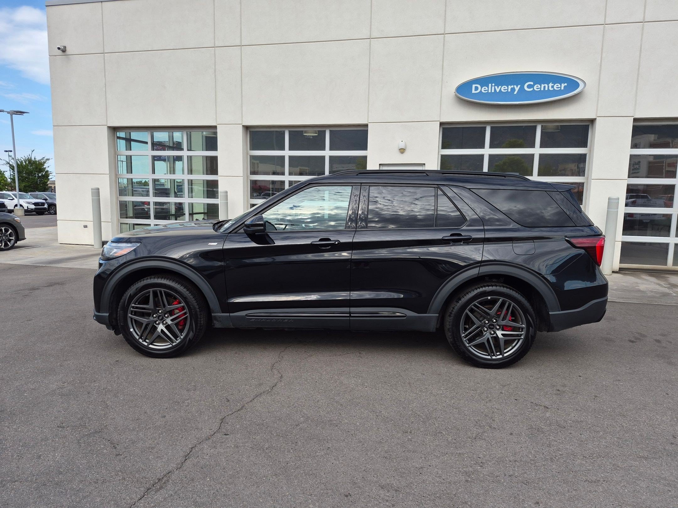 Used 2025 Ford Explorer ST-Line w/ ST-Line Street Pack AWD/4WD image 10