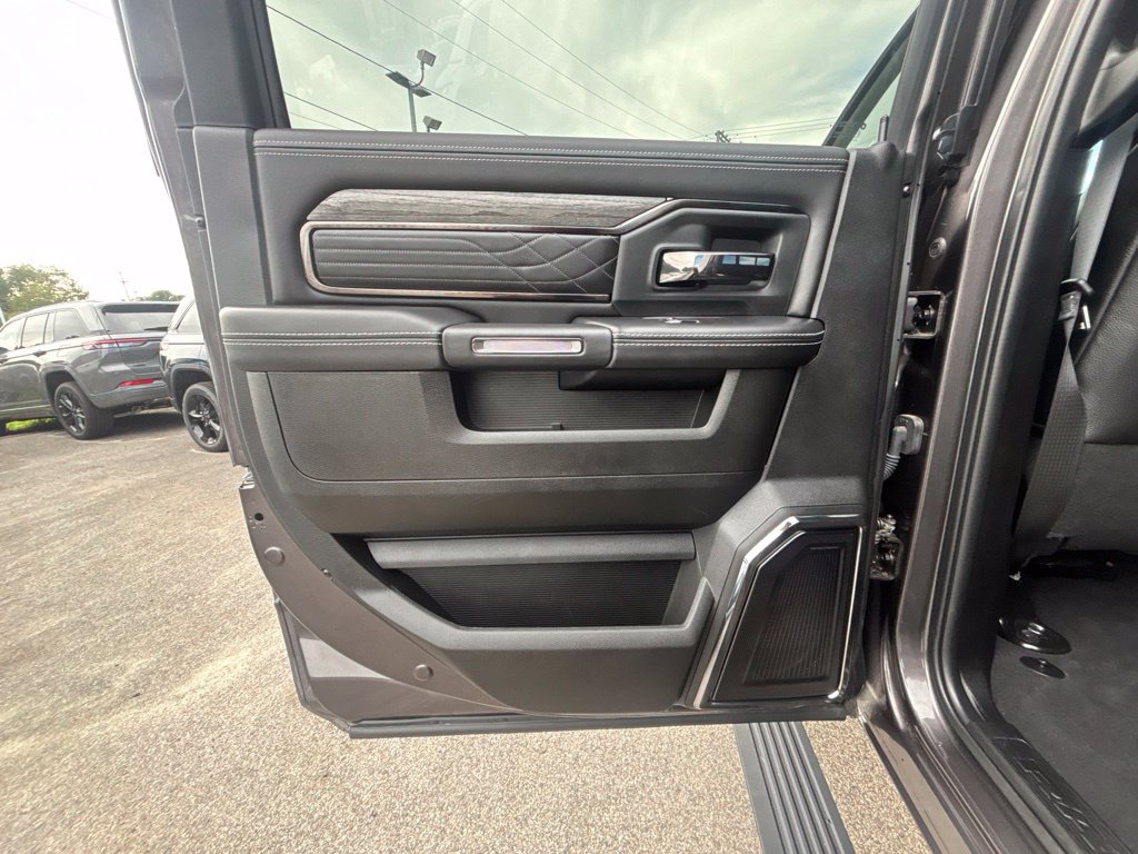 Certified 2025 RAM 3500 Limited AWD/4WD image 21