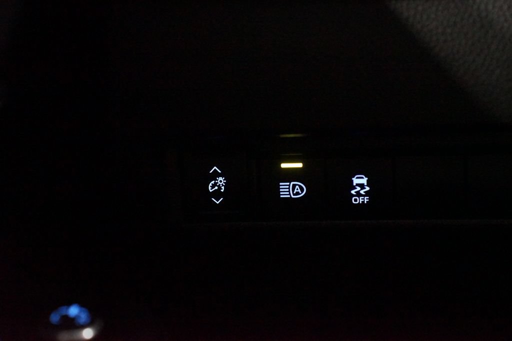 Certified 2021 Toyota Venza LE AWD/4WD image 23