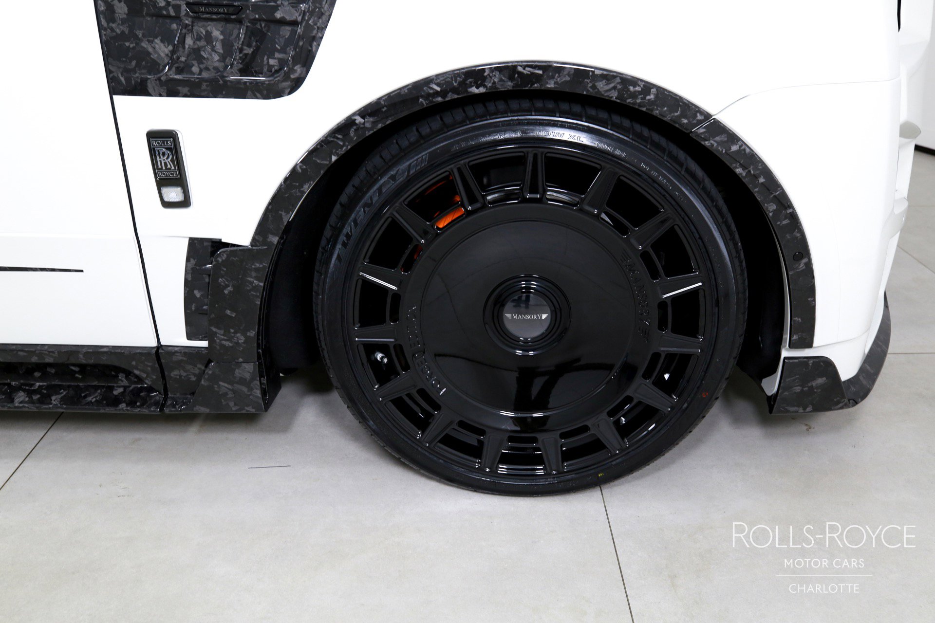 Used 2025 Rolls-Royce Cullinan Black Badge image 41