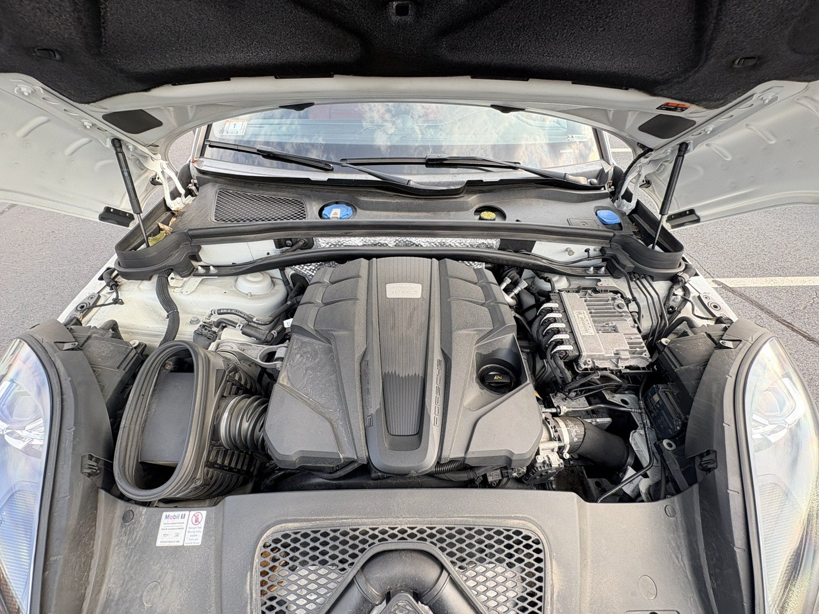 Used 2020 Porsche Macan S AWD/4WD image 29