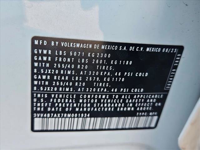 Certified 2024 Volkswagen Tiguan SEL R-Line image 24