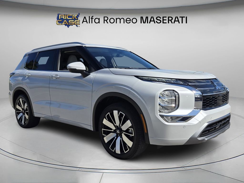 Used 2025 Mitsubishi Outlander SEL image 8