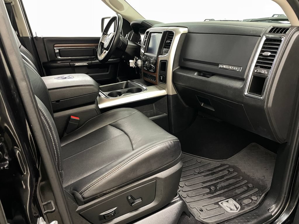 Used 2018 RAM 1500 Laramie AWD/4WD image 38