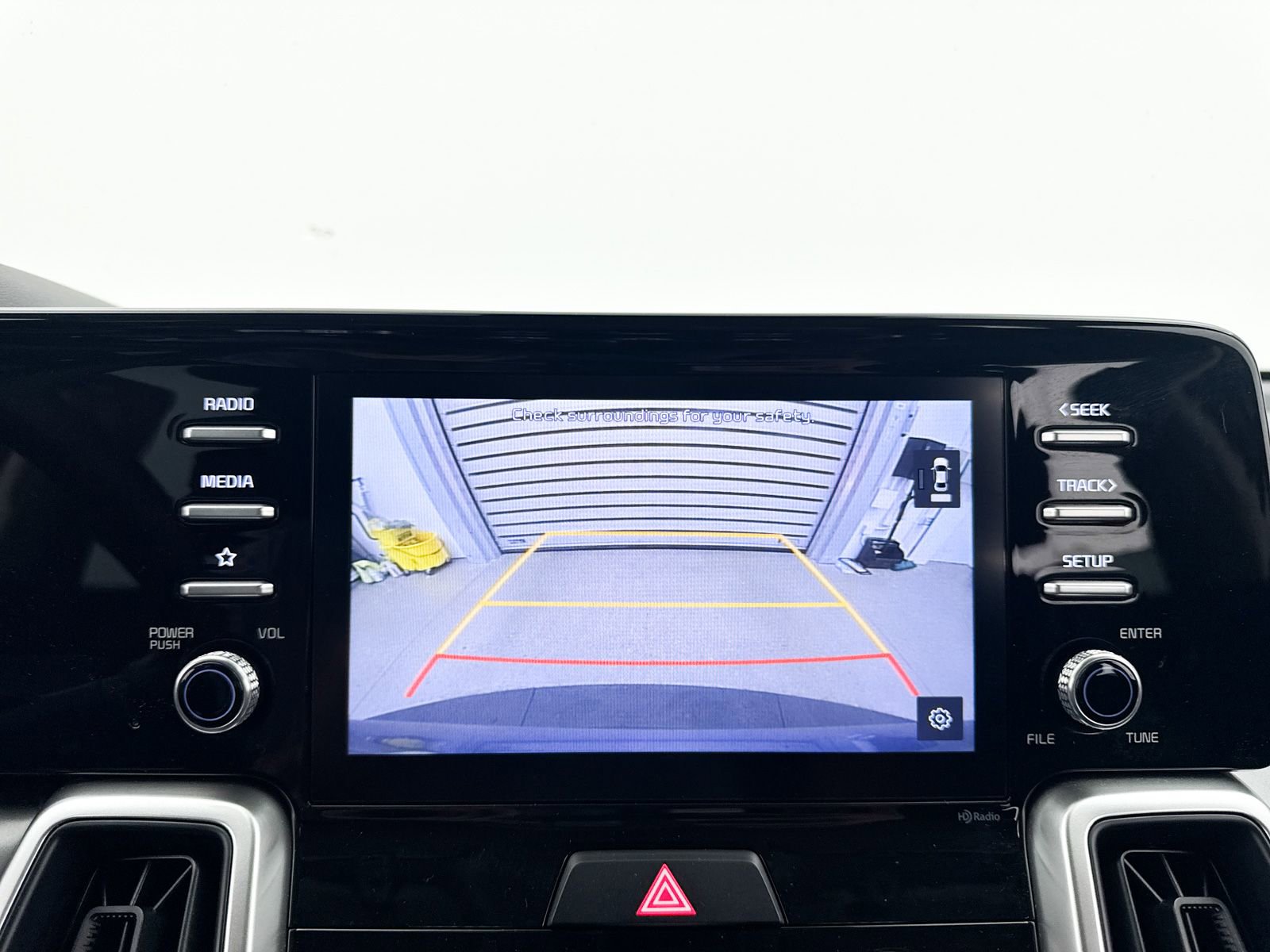 Used 2021 Kia Sorento LX image 9