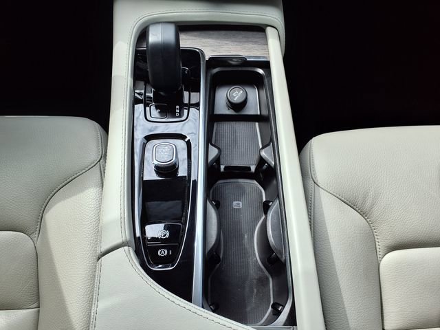 Certified 2023 Volvo XC90 B6 Plus w/ Protection Package Premier AWD/4WD image 30