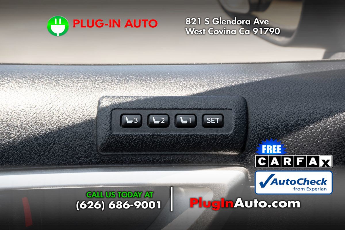 Used 2013 Lexus CT 200h w/ Leather Pkg FWD image 23