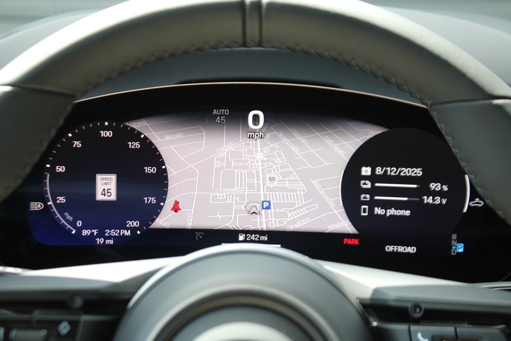 Used 2025 Porsche Macan Electric image 32