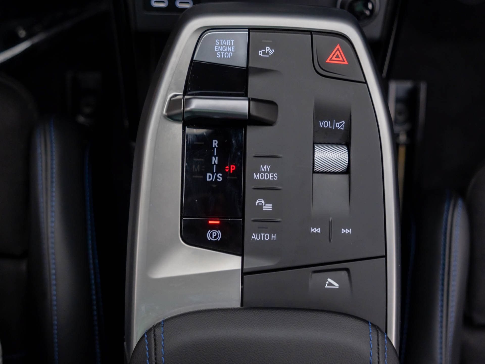 Certified 2025 BMW X2 xDrive28i AWD/4WD image 19