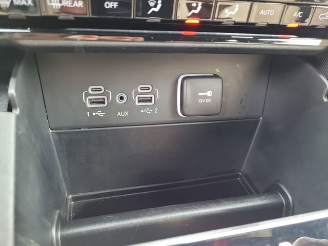 Used 2024 Jeep Grand Cherokee Limited image 22