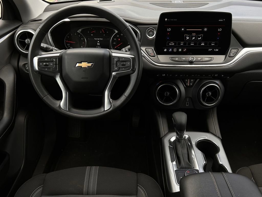 Used 2025 Chevrolet Blazer LT image 12