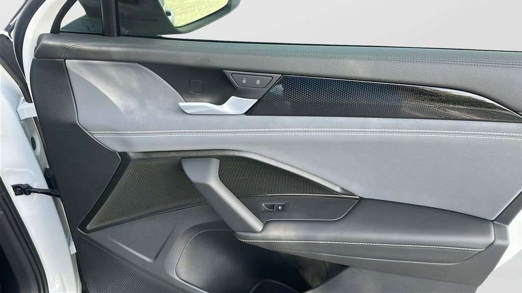 New 2026 Volkswagen Tiguan SE R-Line image 15