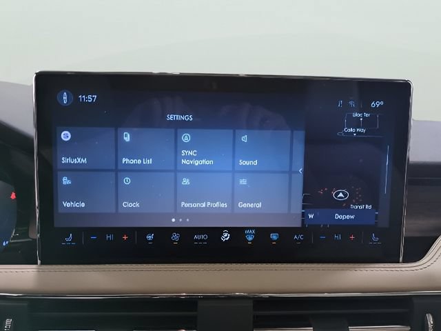 Used 2025 Lincoln Corsair Reserve w/ Equipment Group 202A AWD/4WD image 9