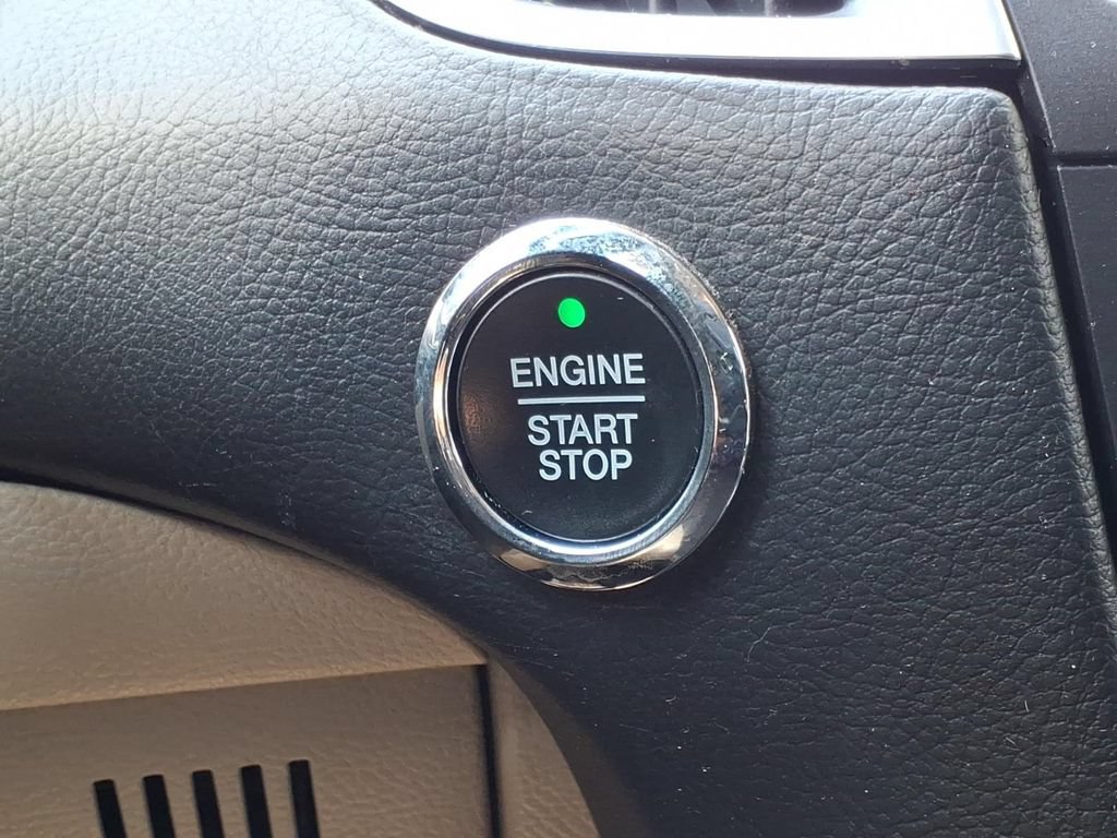 Used 2016 Ford Edge Titanium w/ Equipment Group 301A FWD image 23