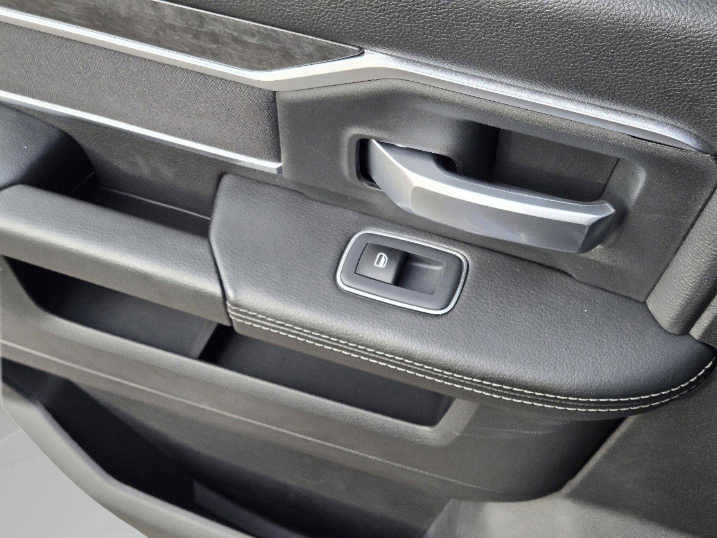 New 2024 RAM 2500 Big Horn w/ Bed Utility Group image 21