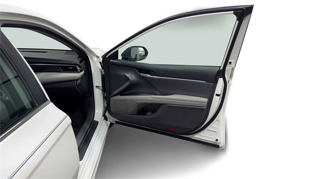 Used 2021 Toyota Camry SE w/ Convenience Package image 9
