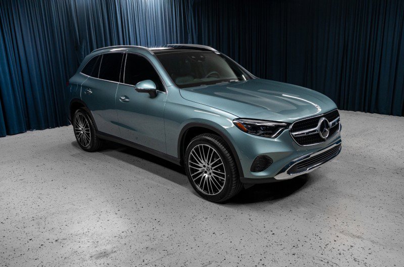 New 2026 Mercedes-Benz GLC 300 image 3