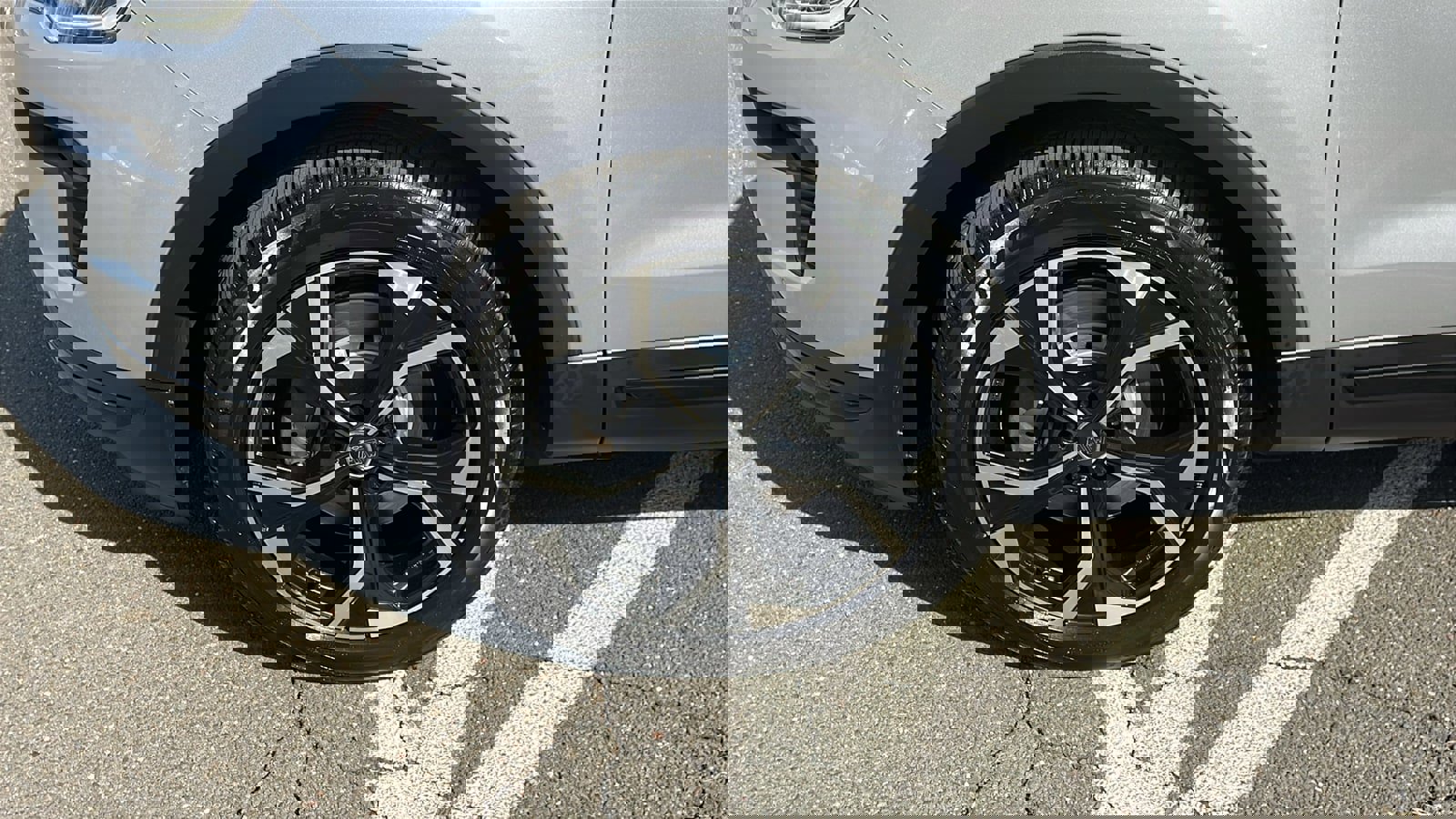 Used 2018 Ford Explorer Sport w/ Equipment Group 401A image 9