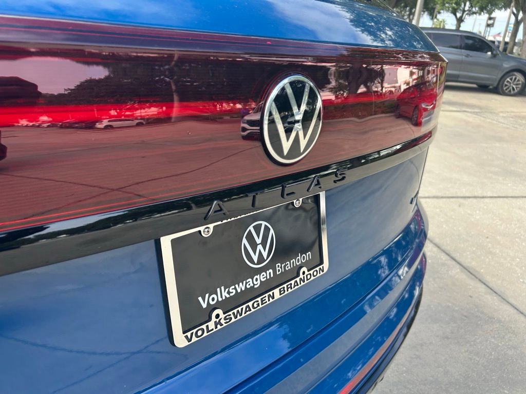 New 2026 Volkswagen Atlas Cross Sport SEL R-Line image 28