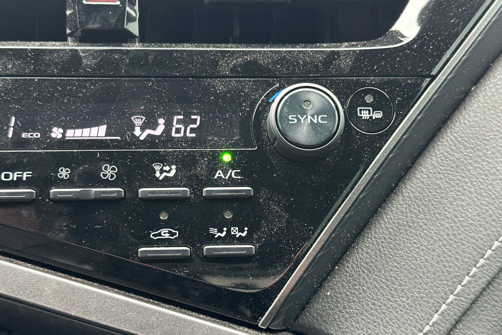 Used 2022 Toyota Camry SE image 29