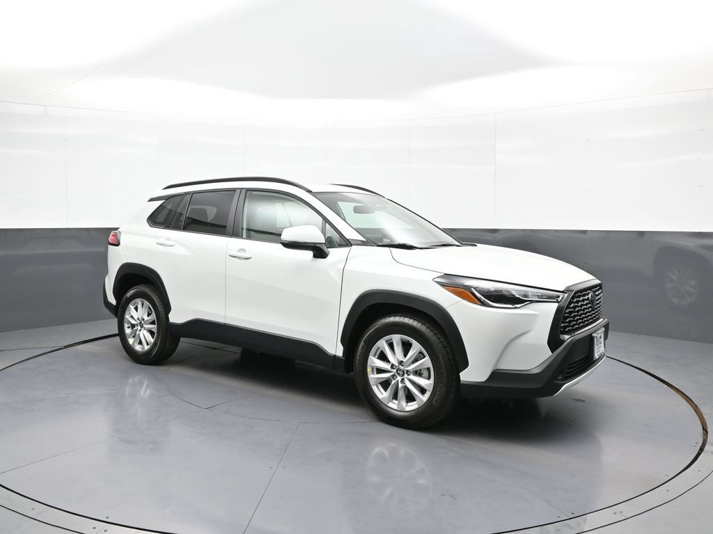 Certified 2024 Toyota Corolla Cross LE AWD/4WD image 4