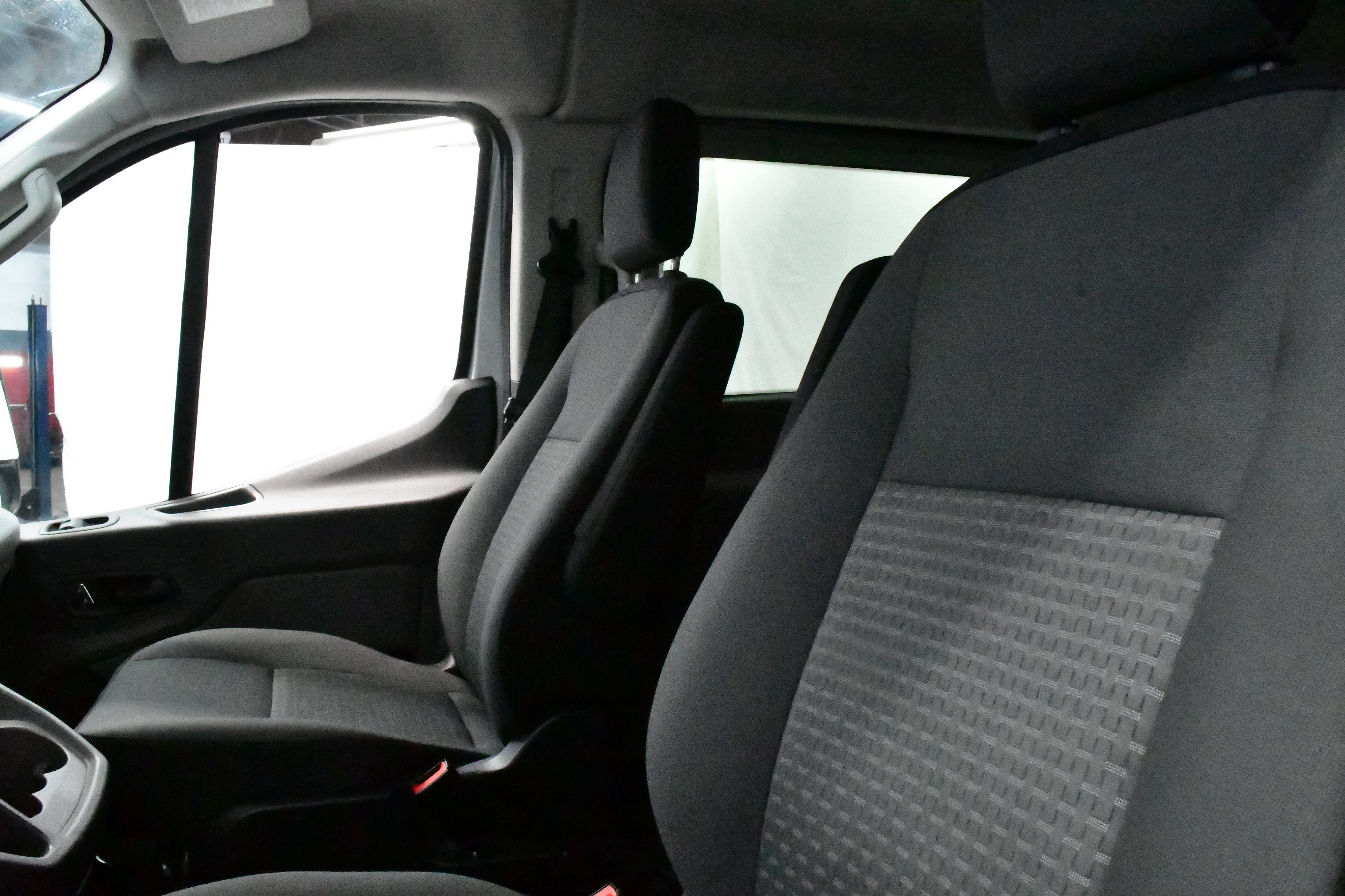 Used 2024 Ford Transit 350 XLT image 10