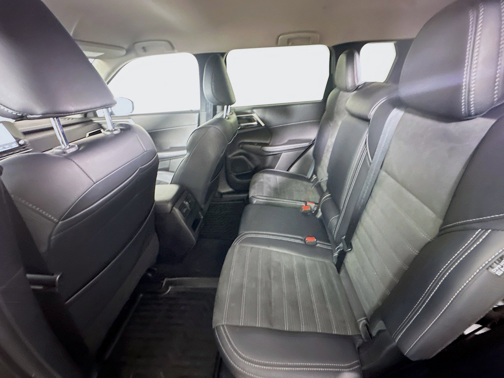 Used 2024 Mitsubishi Outlander SE image 27