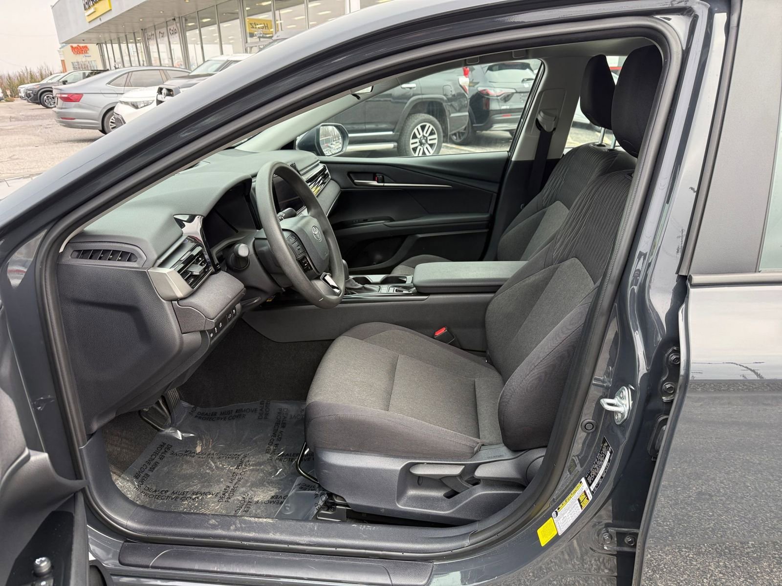 Used 2025 Toyota Camry LE image 27