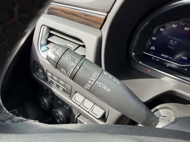 Used 2024 Chevrolet Suburban Premier AWD/4WD image 31