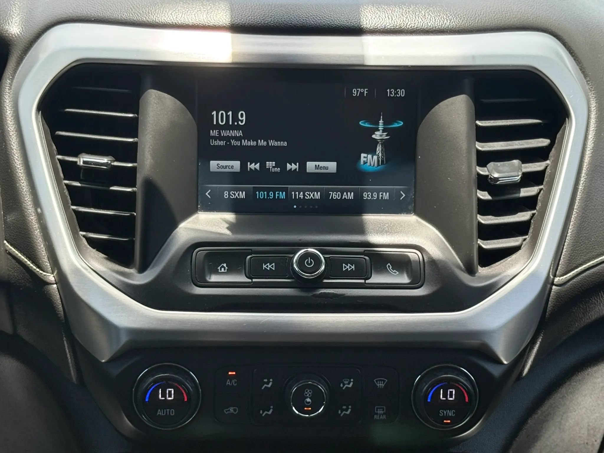 Used 2017 GMC Acadia SLE FWD image 9