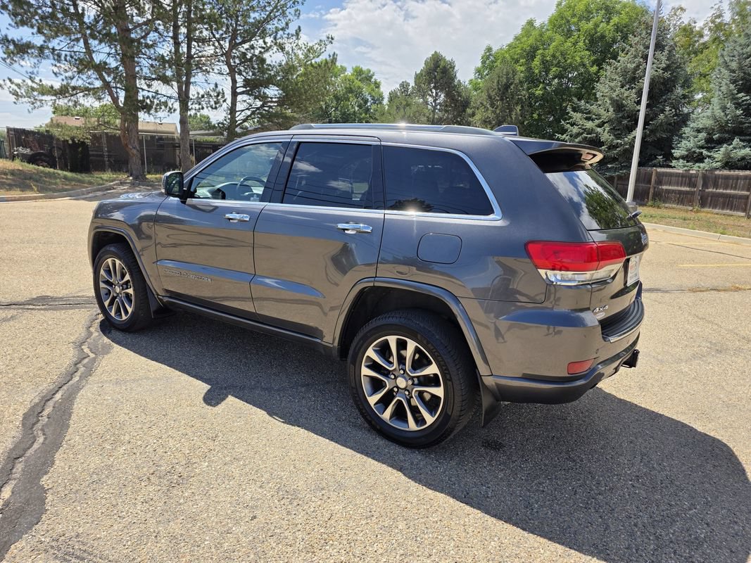 Used 2018 Jeep Grand Cherokee Overland AWD/4WD image 3
