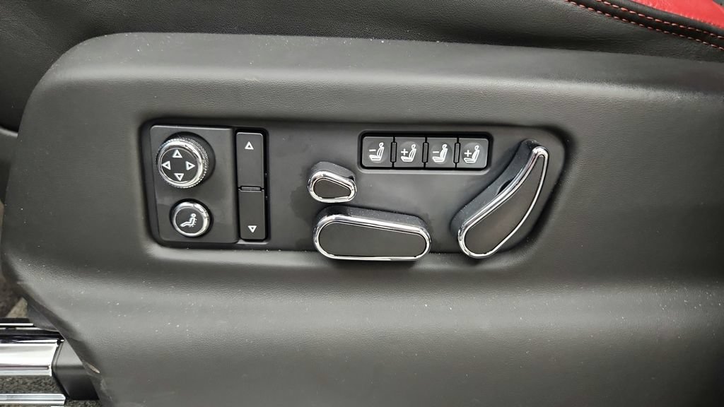 Used 2021 Bentley Bentayga Speed AWD/4WD image 13