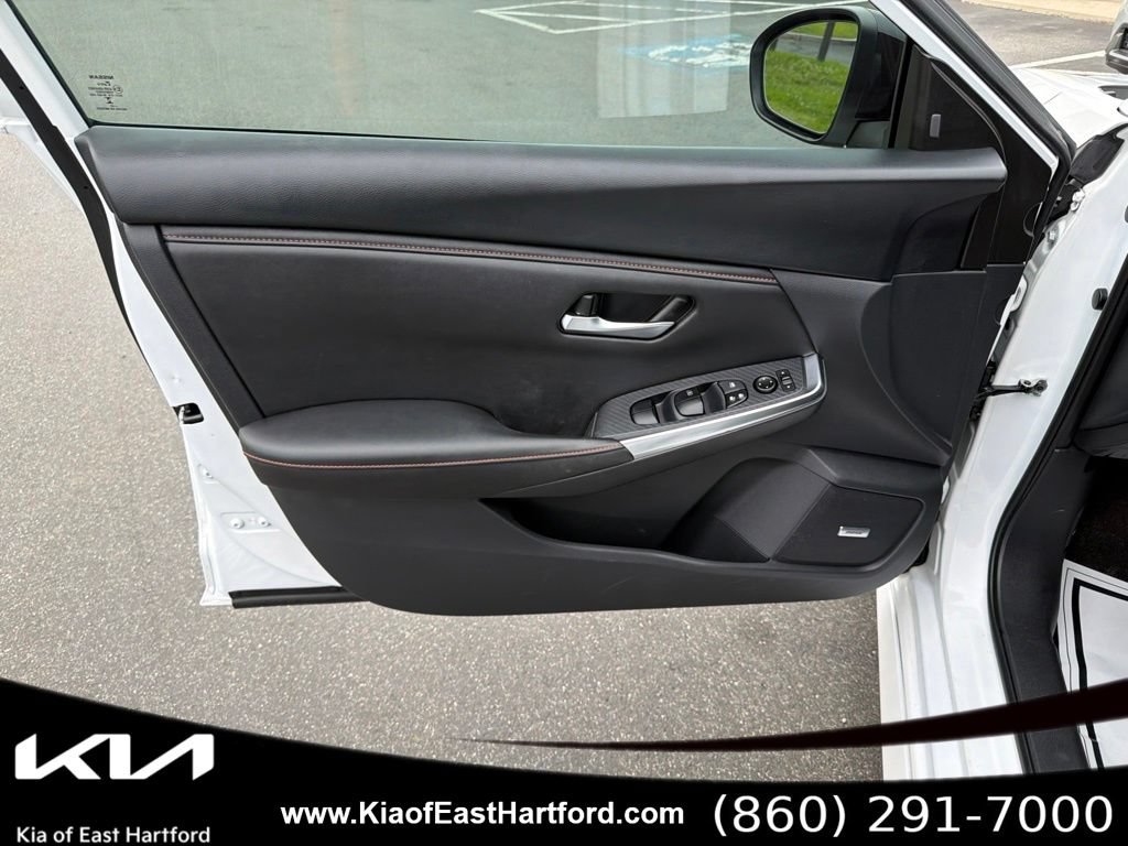 Used 2023 Nissan Sentra SR w/ SR Premium Package FWD image 28