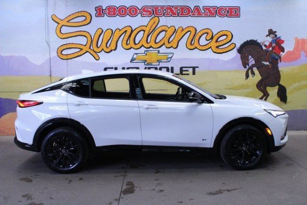 Used 2025 Buick Envista Sport Touring image 1