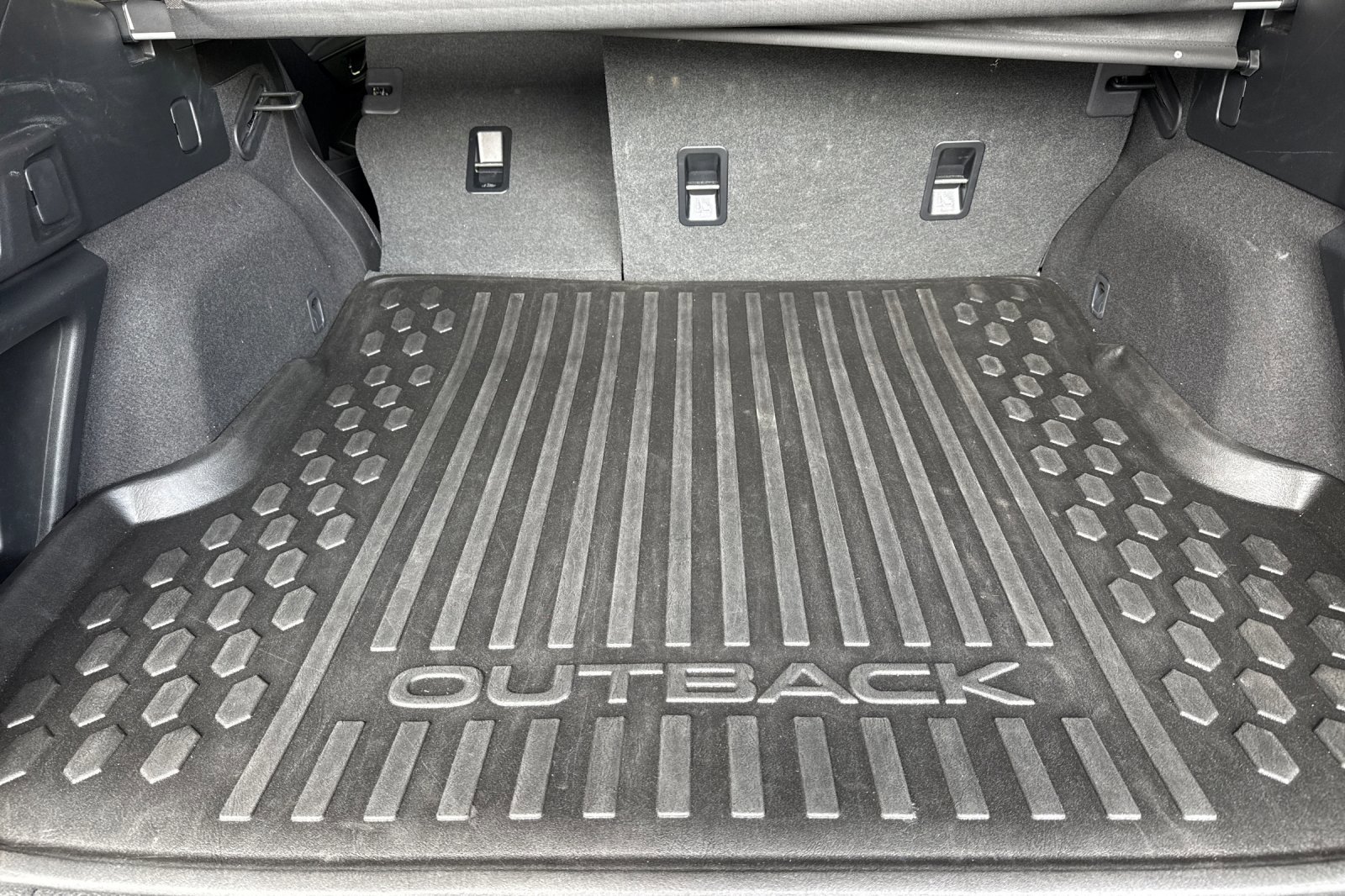 Used 2025 Subaru Outback Premium AWD/4WD image 19