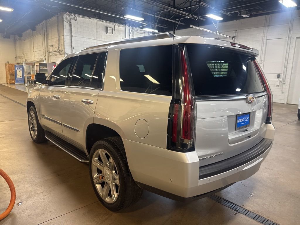 Used 2017 Cadillac Escalade Premium Luxury image 2