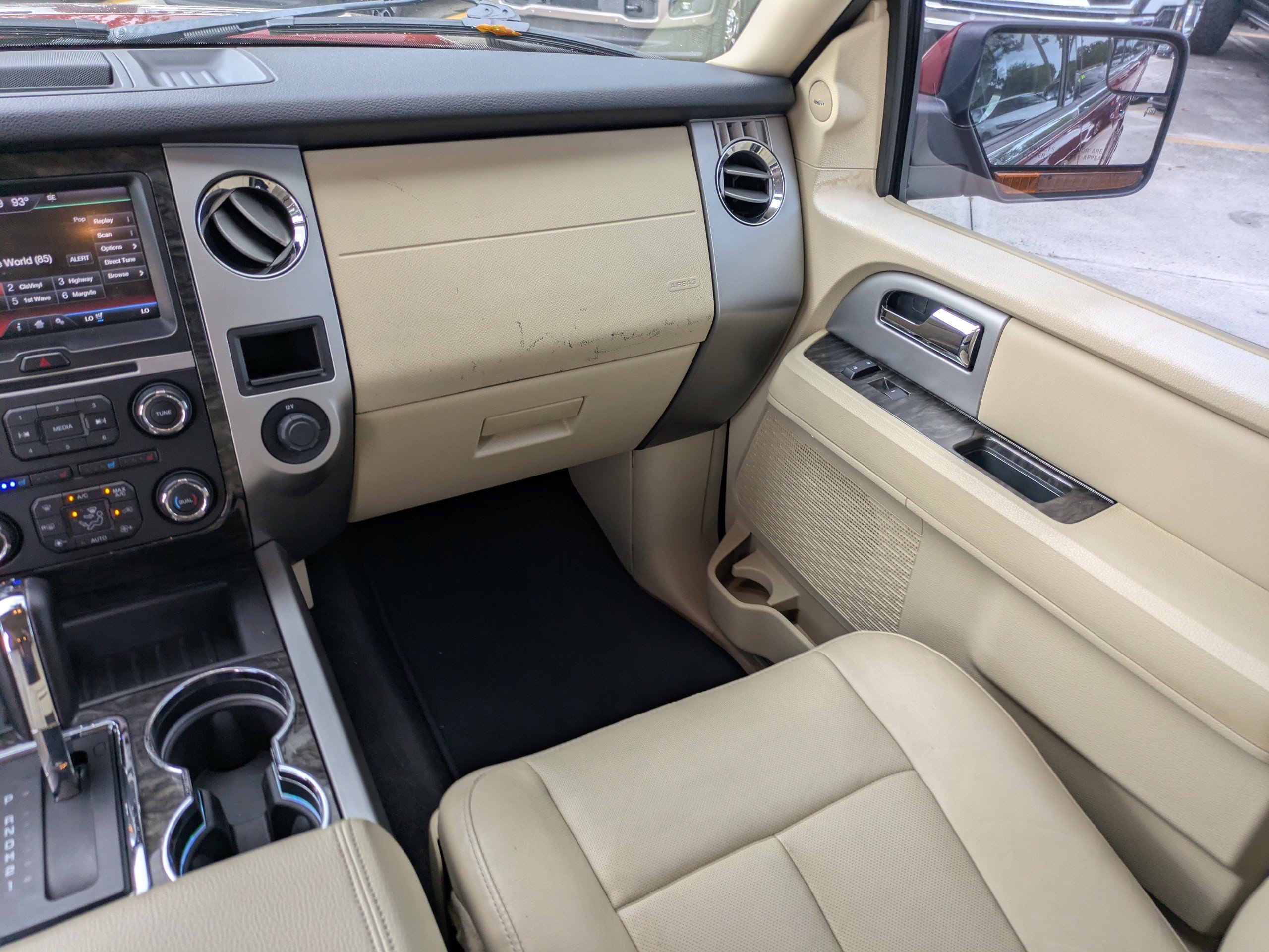 Used 2015 Ford Expedition Limited w/ Equipment Group 301A RWD image 19
