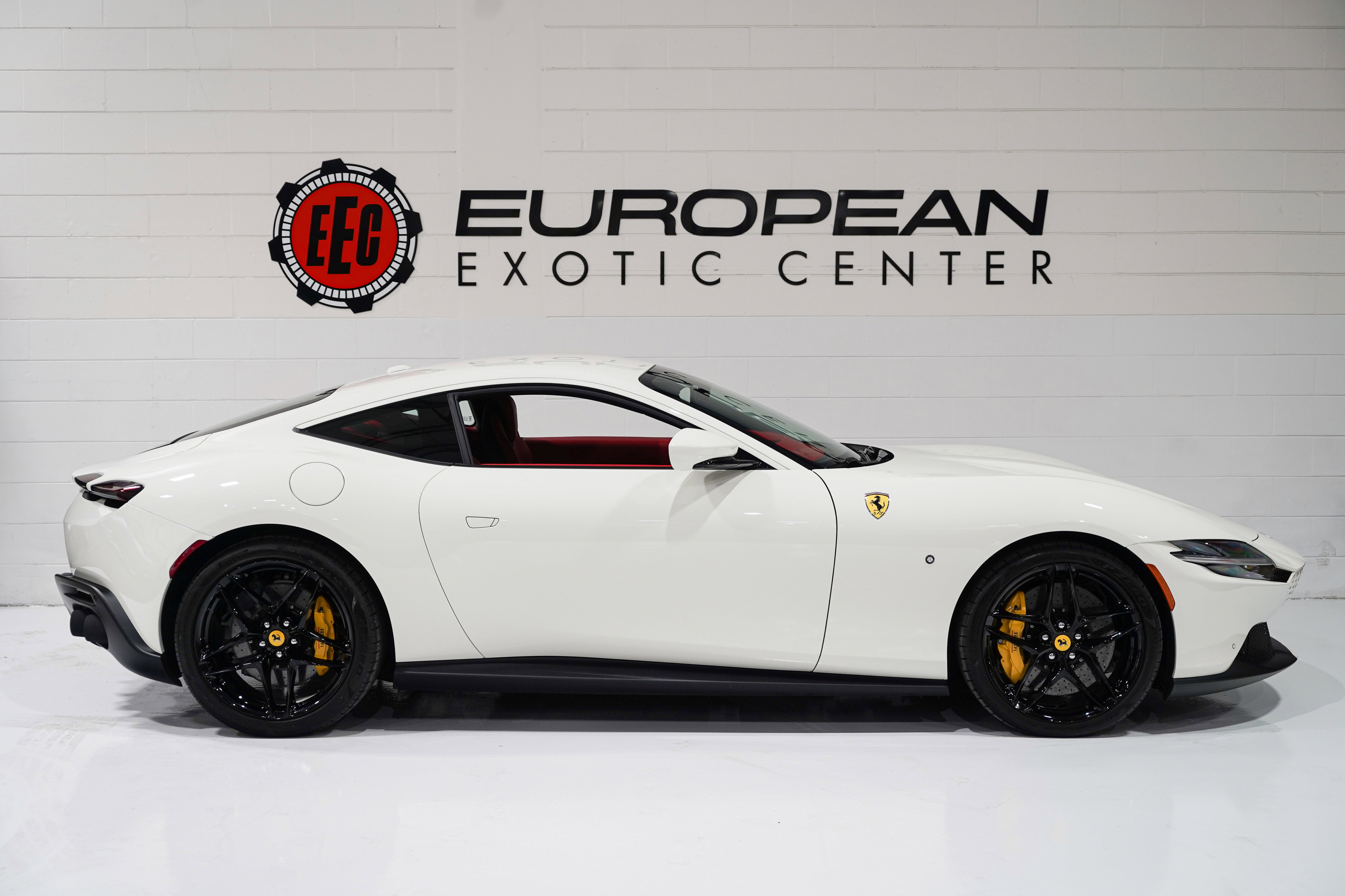 Used 2024 Ferrari Roma RWD image 6