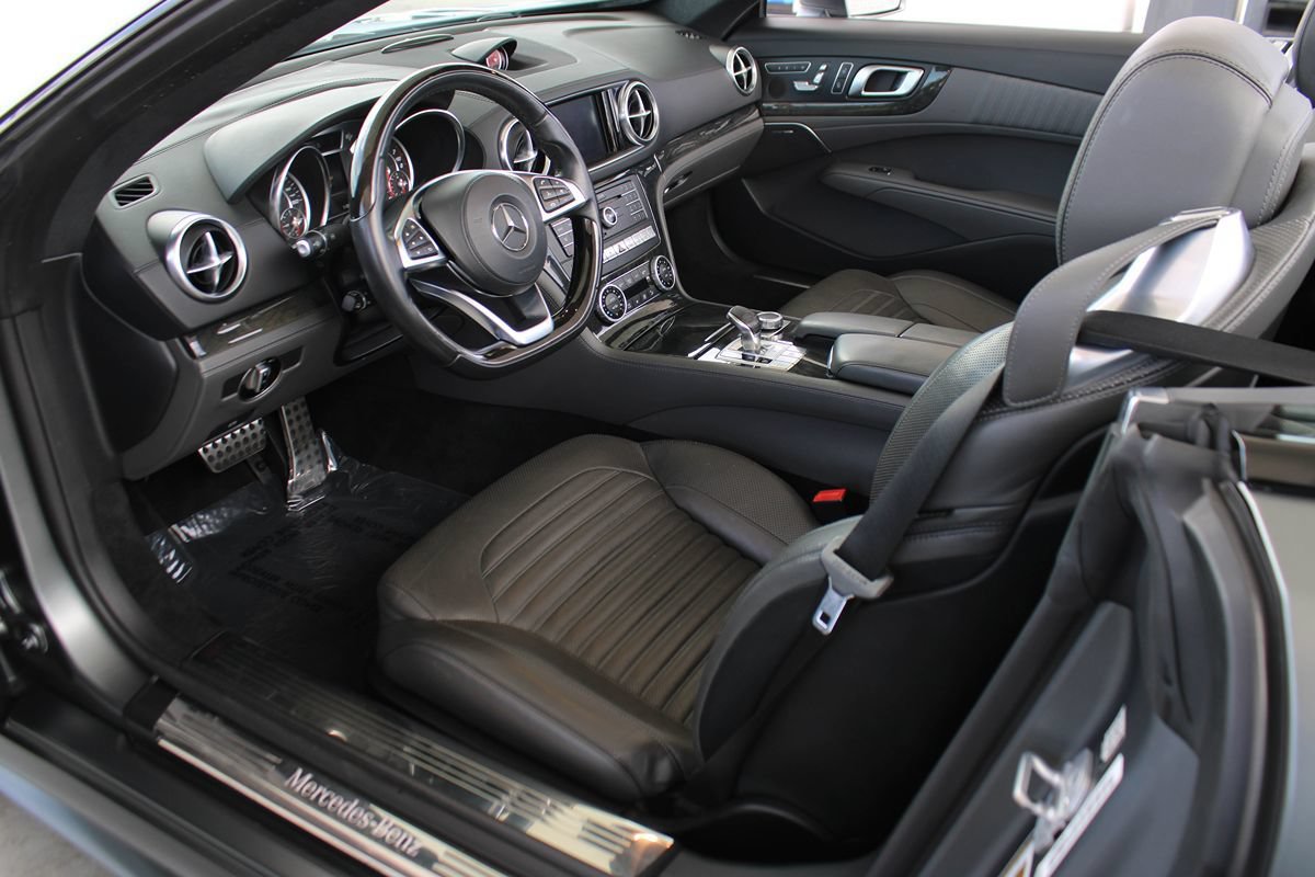 Used 2017 Mercedes-Benz SL 550 image 18