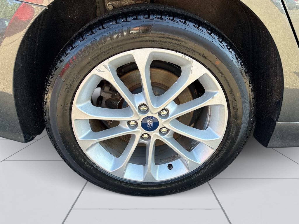 Used 2020 Ford Fusion SE FWD image 11